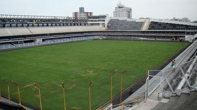 Estádio_Urbano_Caldeira_(Vila_Belmiro)_-_vista_interna